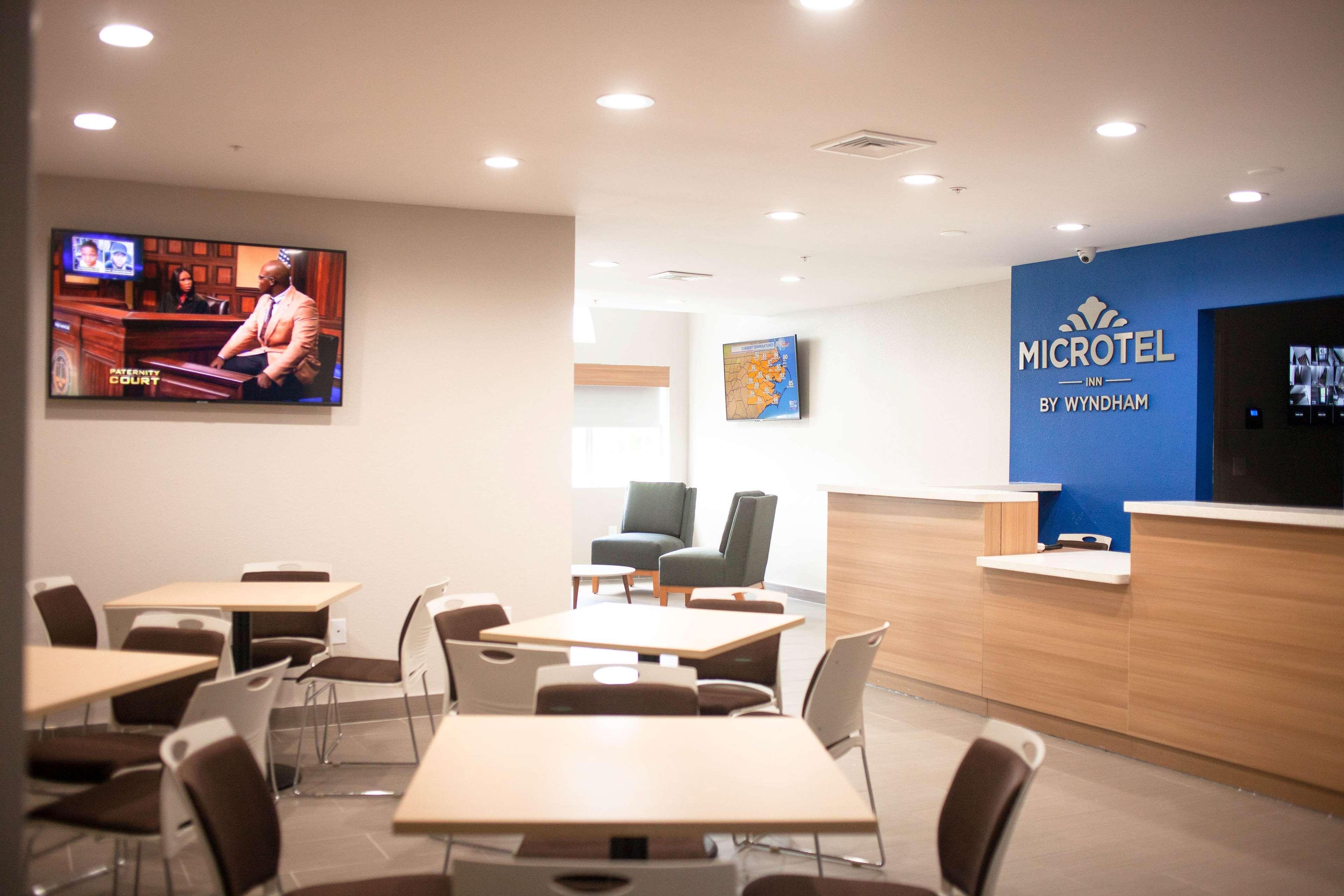 Microtel Inn & Suites By Wyndham Camp Lejeune/Jacksonville Exterior foto